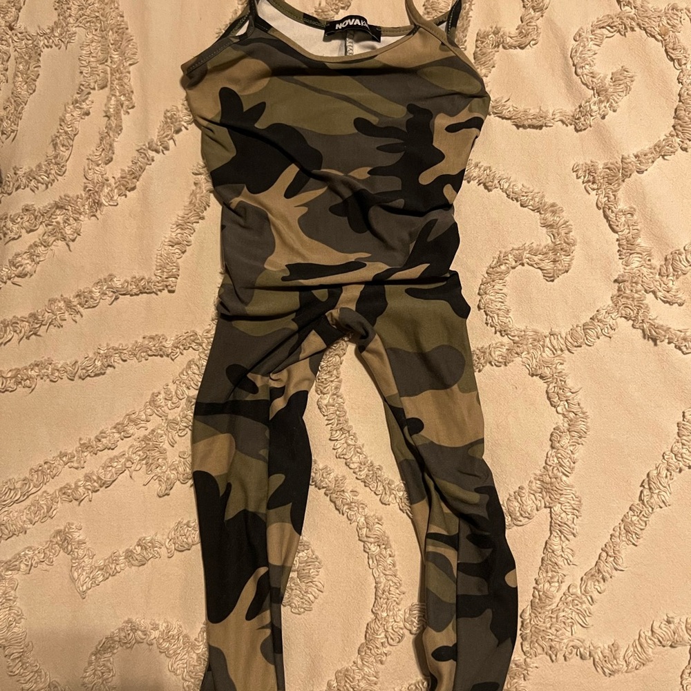 Nova kids one piece camo romper